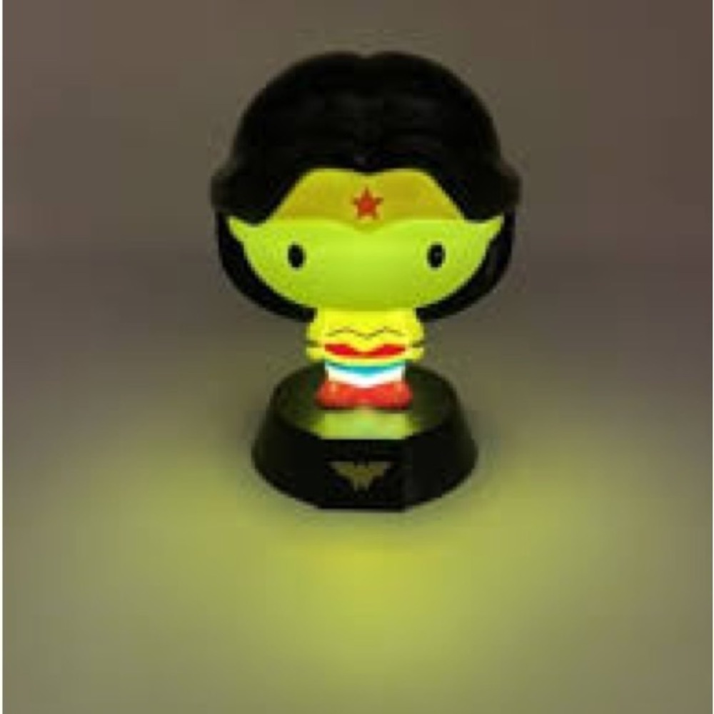 DC Comics Wonder Woman 3D Character Light